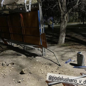 Неизвестные протаранили остановку во владимирском микрорайоне Энергетик