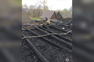 В деревне под Гусь-Хрустальным мощный пожар уничтожил частный дом