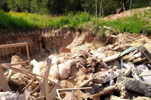 Обнаруженная под Ковровом свалка создала угрозу заражения питьевой воды 
