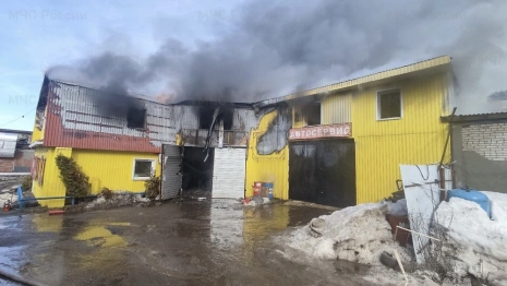 Во Владимире загорелся автосервис на Ставровской