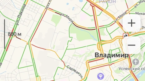 Владимир встал в глухих пробках из-за снегопада