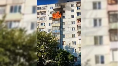 Мощный пожар вспыхнул на балконе 7 этажа в Коврове