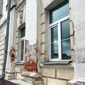 Мэрию заставят отремонтировать разрушающуюся школу в центре Владимира
