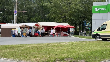 В Кольчугино приставы закрыли три торговых палатки с овощами и фруктами