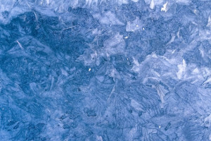 Во Владимире 12-летний ребенок пролетел по скользкому тротуару сто метров и упал на дорогу