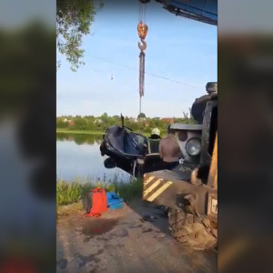 Во Владимирской области машина улетела в реку: погибла женщина