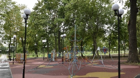 Во Владимире в Патриотическом сквере поставили детский городок