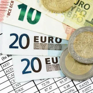 Курсы доллара и евро достигли исторического максимума