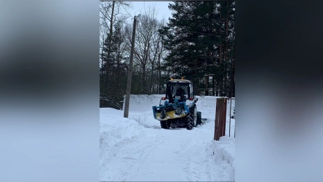 Во Владимирский области на крышах сельских школ и садиков нашли снежные глыбы