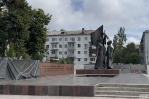 Подрядчик просрочил ремонт мемориала на площади Победы во Владимире