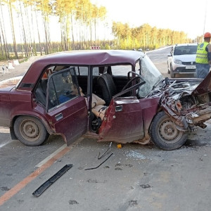 На месте стройки М-12 под Владимиром «Жигули» влетели в трактор 