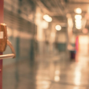 Во Владимире от отравления алкоголем скончался инвалид