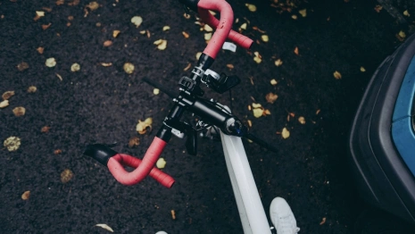 Во владимирском микрорайоне Юрьевец ребенок на велосипеде влетел в авто