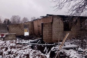 Семья с 17-летним подростком лишилась жилья из-за страшного пожара под Ковровом