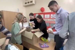 Школьники из Владимирской области отправили в зону СВО одежду и рисунки