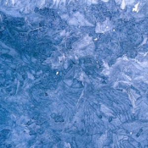 Во Владимире 12-летний ребенок пролетел по скользкому тротуару сто метров и упал на дорогу