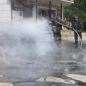 В Коврове сгорела машина: есть пострадавший