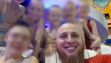 Подозреваемый в домогательствах к дочери владимирский многоженец готов явиться в СК