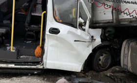 На М-7 во Владимирской области пассажирская «Газель» столкнулась с фурой