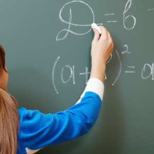 Стала известна личность пострадавшей от падения штукатурки школьницы из Лакинска