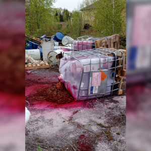 Во Владимире обнаружили свалку опасных химикатов