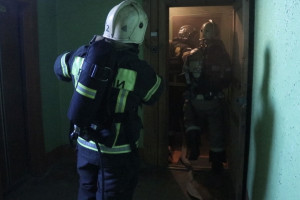 На пожаре во владимирской многоэтажке спасли троих человек