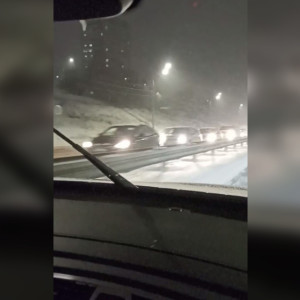 Владимир встал в мертвых пробках в первый снегопад ноября