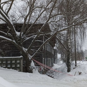 В Гусь-Хрустальном рухнула крыша деревянного барака