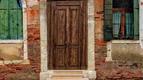 Во Владимирской области будут судить затянувшего расселение ветхого дома чиновника 