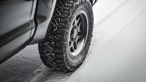 В России предложили ввести штрафы за езду на летней резине зимой