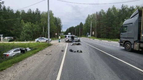 В Киржачском районе столкнулись две иномарки: один из водителей попал в больницу