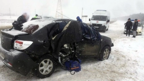 Мужчина выжил при лобовом столкновении двух иномарок под Владимиром