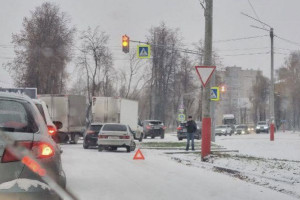 На дорогах Владимирской области за утро побились 13 машин