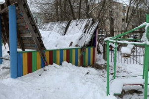 Заведующую детсадом в Гусь-Хрустальном оштрафовали за падение снега на 6-летнюю девочку