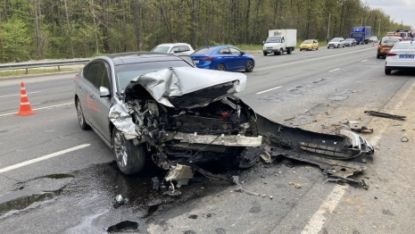 К огромной пробке во владимирском Юрьевце привела авария с иномаркой и погрузчиком