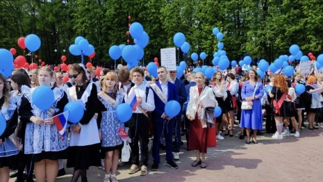 Во Владимире «Последний звонок» прозвучал для 1515 выпускников