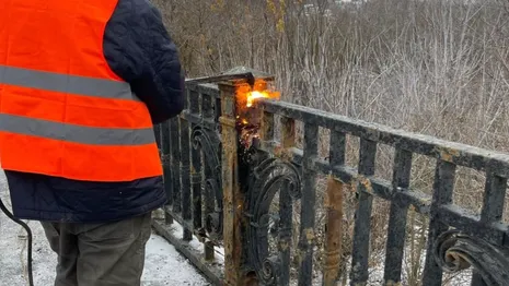 На мосту через Клязьму смонтировали временные перила