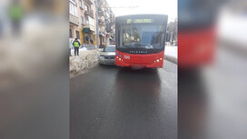 Во Владимире иномарка врезалась в автобус 27-го маршрута