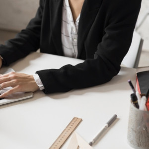 В Камешково сотрудницу предприятия оштрафовали на 1,5 миллиона за махинации с бумагами