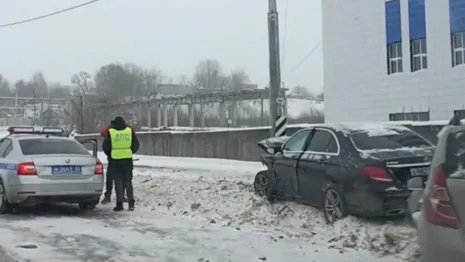 В первой аварии на Рпенском проезде во Владимире пострадал водитель Mercedes