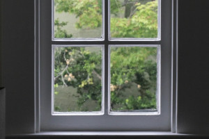 Во Владимире мужчина влез через окно в детский сад и украл деньги