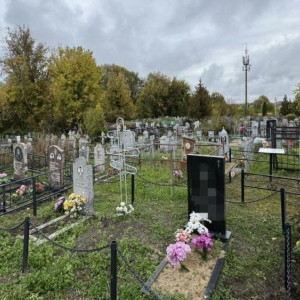 В Муромском районе кладбище завалили мусором