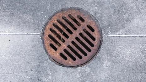 Во Владимире ремонт дороги на улице Чапаева решили начать с замены ливневок