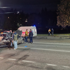 Во Владимире BMW снес две машины и сбил пешехода