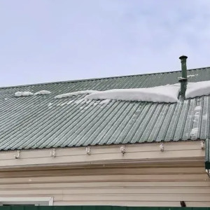 Во Владимирской области две женщины и мужчина погибли из-за схода снега с крыш частных домов