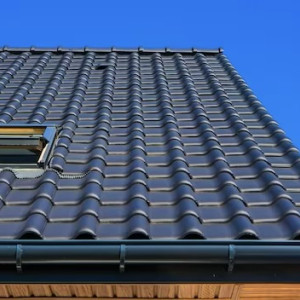 Во Владимирской области жильцов оставили в доме с протекающей крышей перед холодами