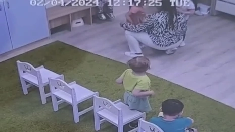 На избившую ребенка воспитателя детсада во Владимире наложили подписку о невыезде