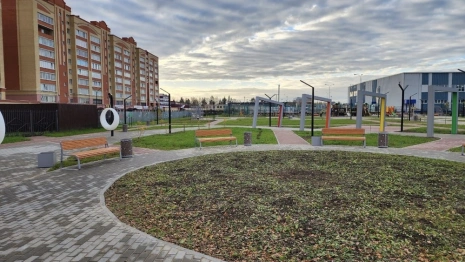 В Александрове сквер имени Жулева благоустроили с опозданием