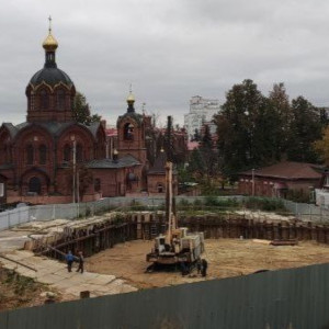 В центре Владимира начали стройку гостиницы