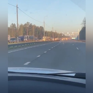 Мертвую пробку из фур и легковушек под Покровом сняли на видео 
